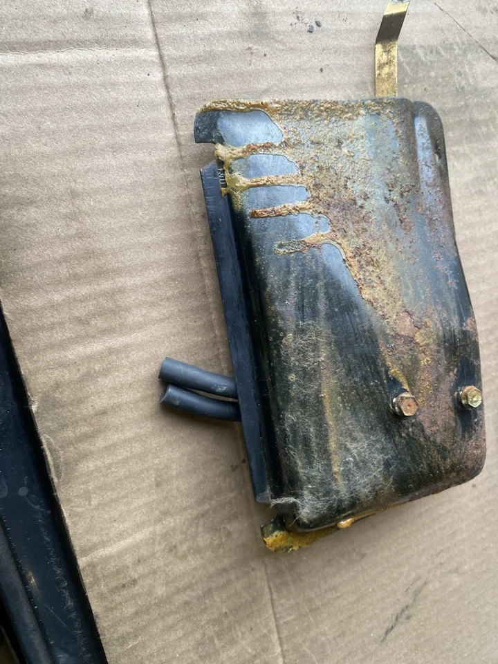 1981 - 85 梅赛德斯奔驰 R107 380SL 后备箱锁真空执行器原始设备制造商 1076930130 — 第 3/3 张图片