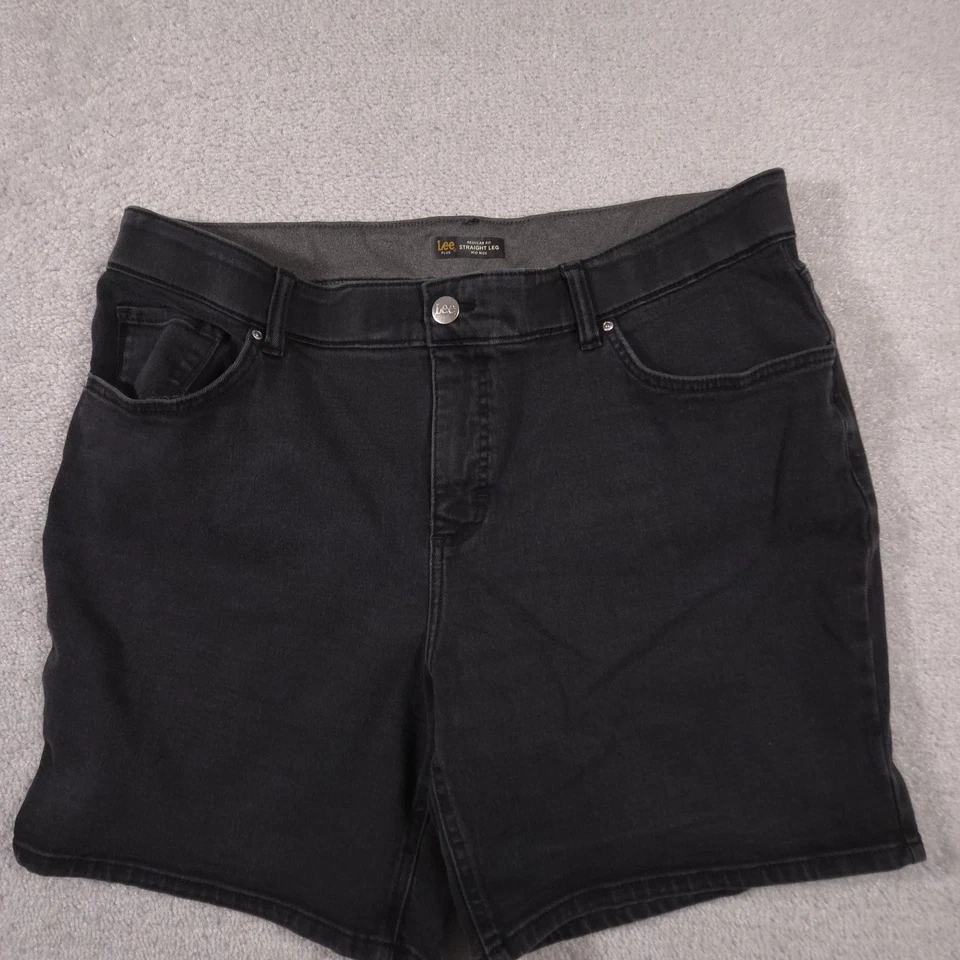 Lee Plus Jean Shorts Womens 20W Black Denim Mid Rise Regular Fit 5 Pocket - Image 3 of 4