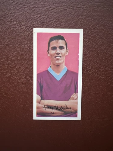 1964 Barratt A12 Famous Footballers - Tony Hateley #45