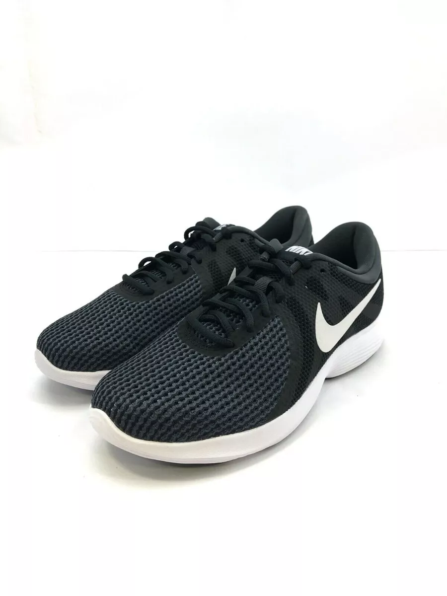 Nike tanjun vs sales revolution 4