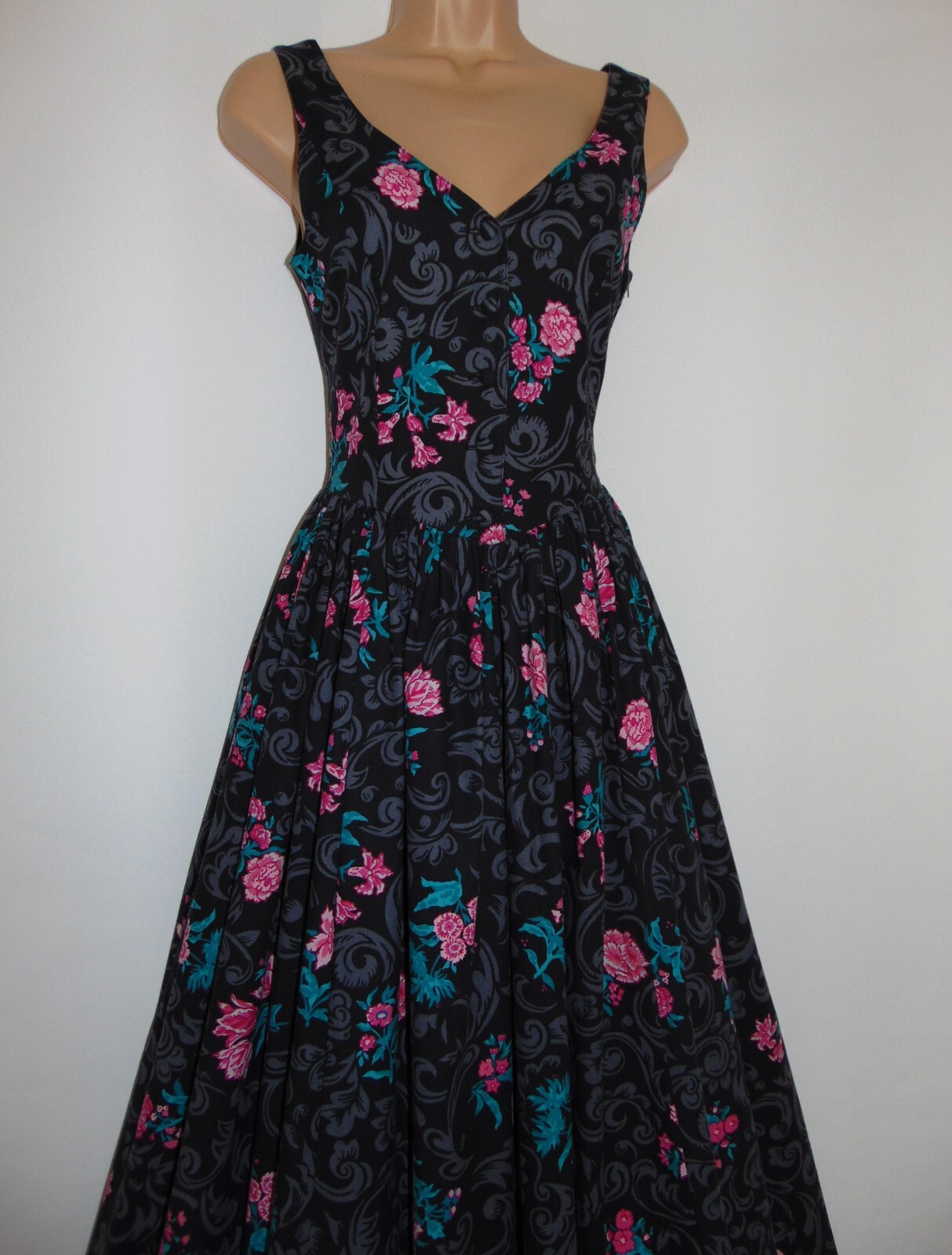 Laura Ashley Vintage Floral Fit & Flare Dress UK 8/10 - Black/Grey image 5