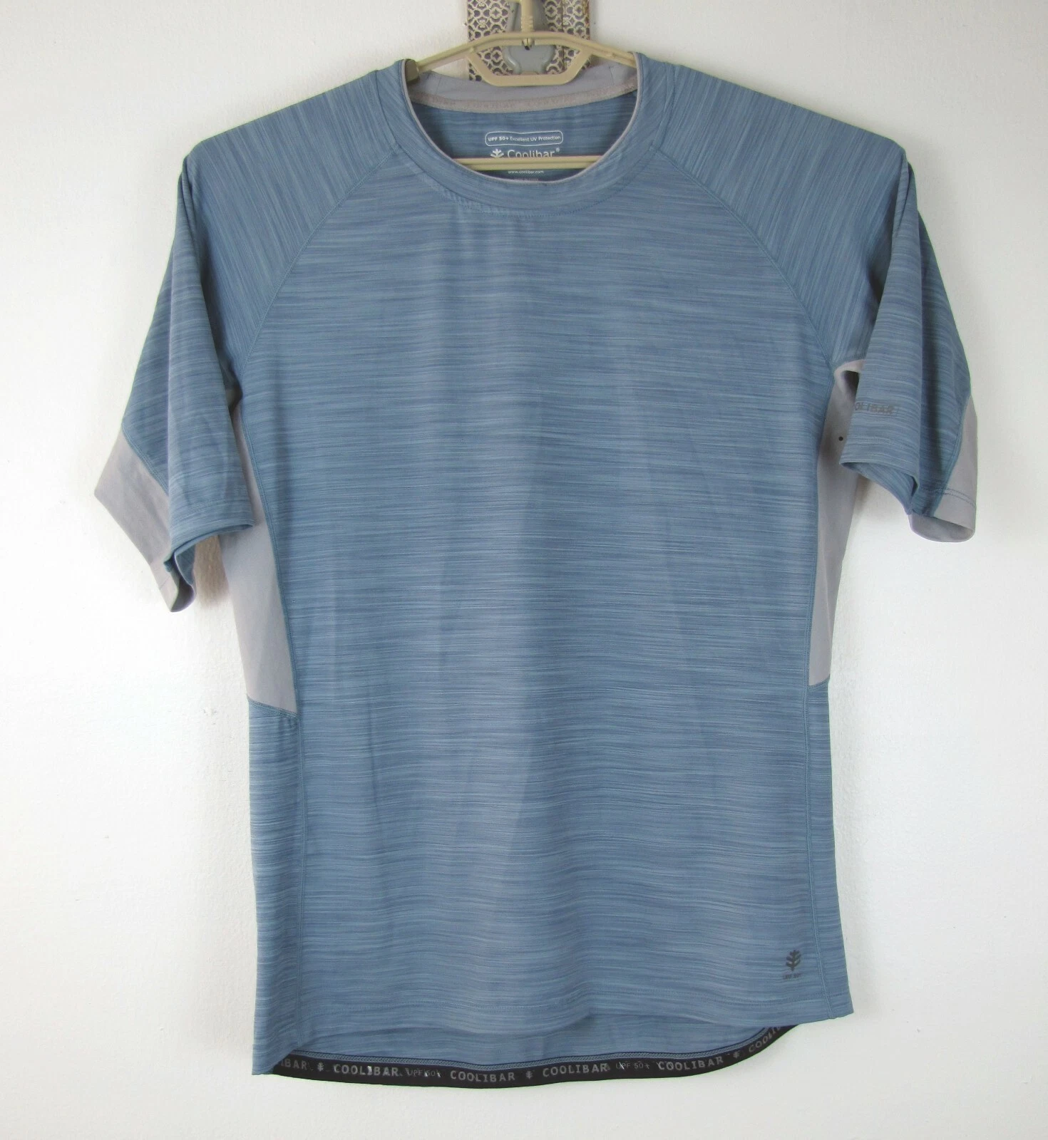 Coolibar Men's Size Medium Blue UPF 50 Short Sleeve Vented Sun Cycling Shirt
Opens in a new window o