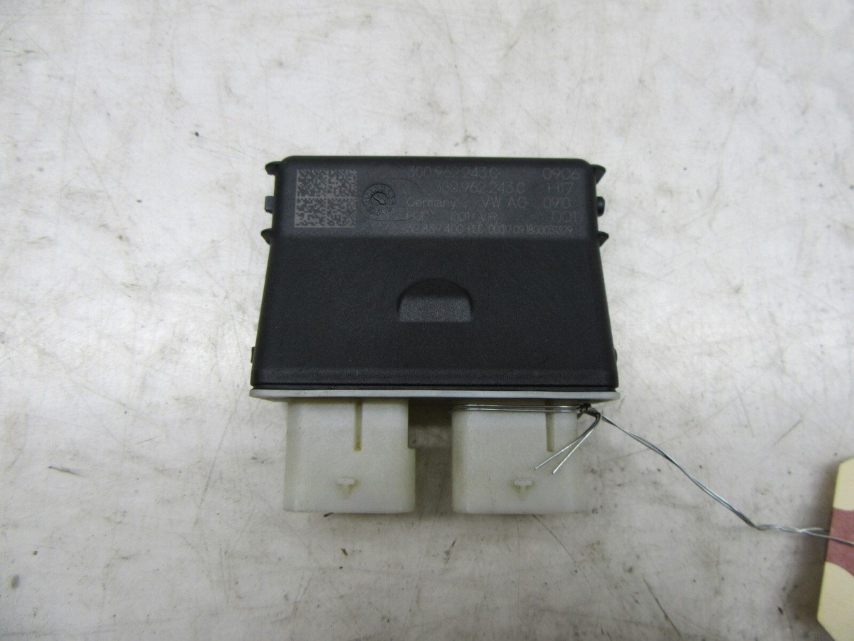 2018-2022 Volkswagen Atlas OEM Rear Liftgate Control Module