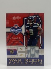 2022 Panini Absolute #18 Kenneth Walker III War Room Materials Gold #/49