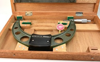 MITUTOYO 103 222 MADE IN JAPAN OUTSIDE MICROMETER IN WOODEN BOX NO RACHET STOP