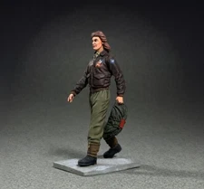 BRITAINS MUSEUM COLLECTION 10105 U.S.A.A.F. W.A.S.P. SERVICE PILOT 1943 - 1945