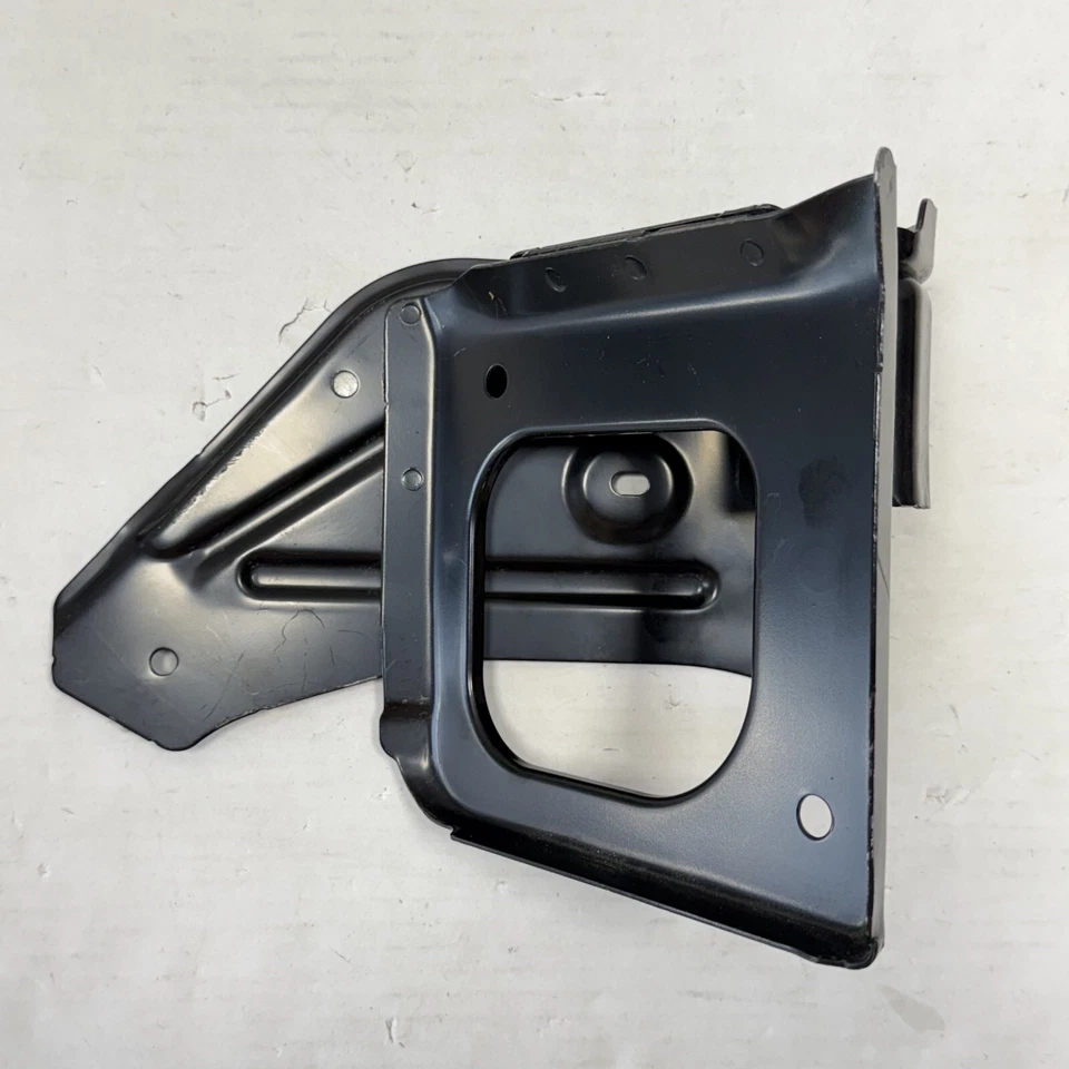 Soporte de montaje de guardabarros delantero para conductor Toyota Lexus 57022-35050 OEM Foto 4 de 4