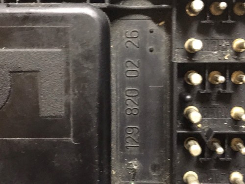 Mercedes Benz R129 300,500SL, SL 320, 500 600 L/R seat control Ecu 1298200226 - Picture 9 of 9