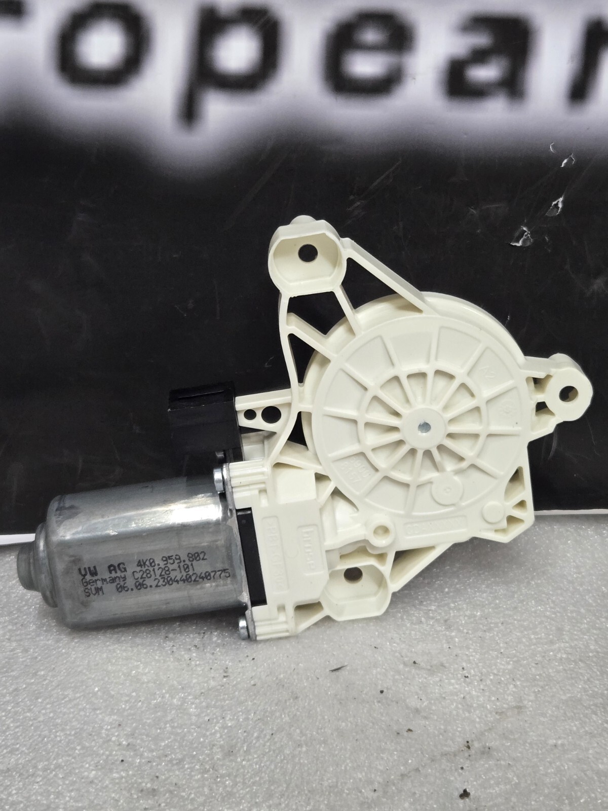 2021 LAMBORGHINI URUS REAR LEFT DOOR WINDOW GLASS MOTOR 4K0959802 OEM