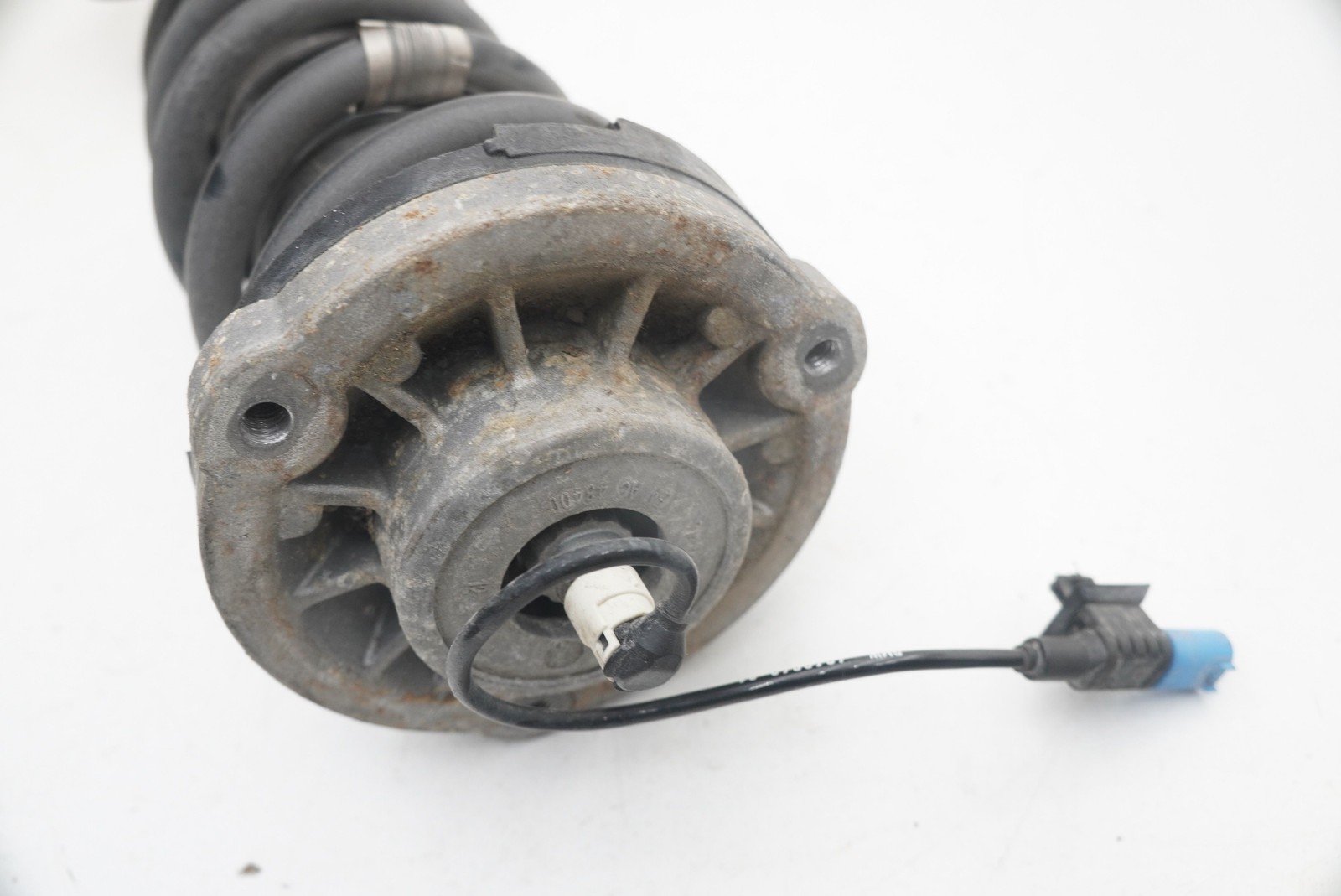 Front Left Shock Absorber Spring Coil Strut 37106859359 OEM BMW i8 2014-17