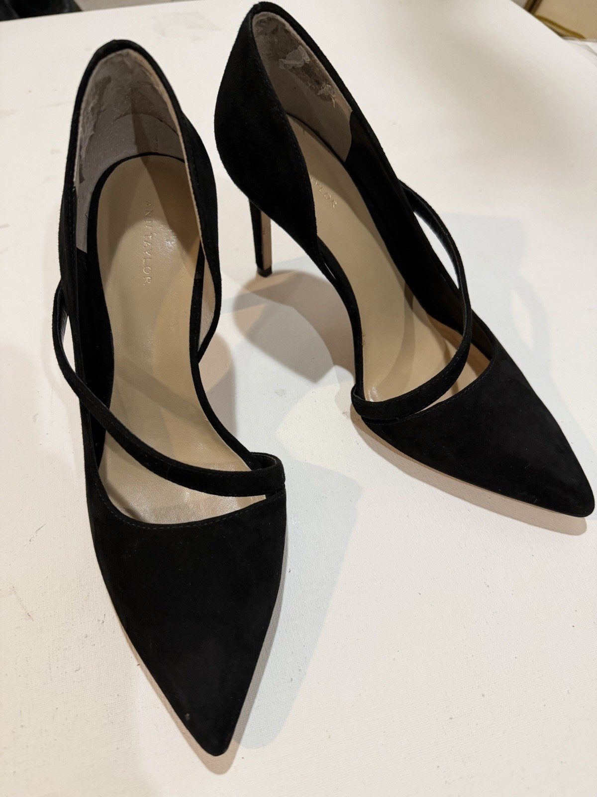 Ann Taylor Black Suede Heels Pointy Toe Size 7.5  Evening Wear Shoe Irene Pump