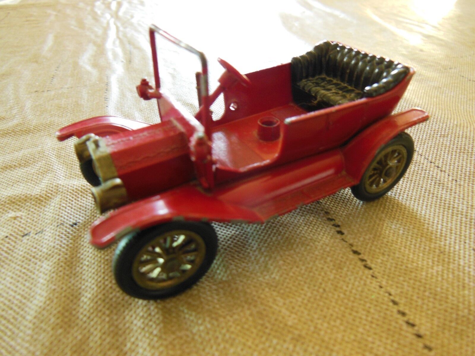 VINTAGE 1911 FORD MODEL T BY LESNEY MODELS OF YESTERYEAR MADE IN ENGLAND VINTAGE 1911 FORD MODEL T BY LESNEY MODELS OF YESTERYEAR MADE IN ENGLAND