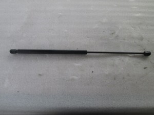 6N0823359 PISTONSTANGE VORDERHAUBE VOLKSWAGEN POLO 1.4 D 55KW 5M 5T (200