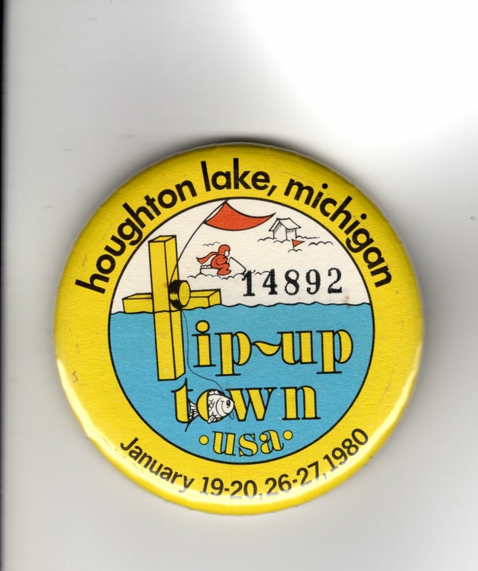 1980 TIP UP TOWN BADGE PIN PINBACK-MICHIGAN DNR DEER BEAR FISHING PATCH LICENSE