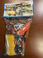 Western Hero Cowboys  Indians Plastic Play Set NIB, Tepee, Wagon, Figures