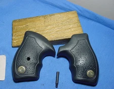 Factory Original Taurus Model 85 Finger Groove Rubber Boot Grip with Medallions