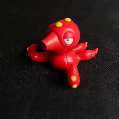 Octillery TOMY Pokemon Vinyl PVC Figure CGTSJ 1999 Nintendo 2" Vintage