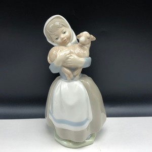 daisa lamb nao figurine lladro porcelain statue sculpture spain holding girl
