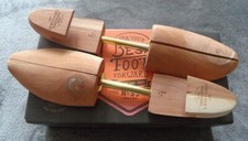 GENTLEMEN'S HARDWARE 'PUT YOUR BEST FOOT FORWARD' SHOE TREES - SIZE LARGE 9/10uk