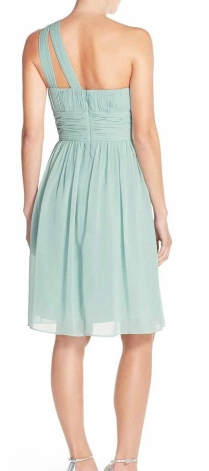 Vestido Donna Morgan para mujer de un hombro de gasa entallado y acampanado como nuevo talla 10 Foto 2 de 4