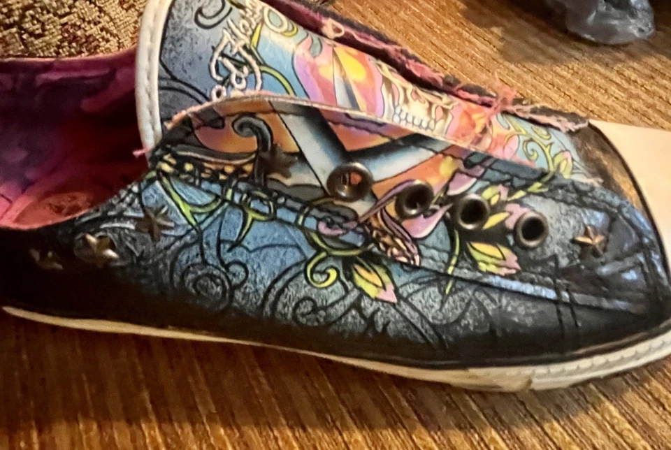 Don Ed Hardy Slip On Ladies Skull And Flowers Sneakers - Awesome Graphics  - Image 4 of 4