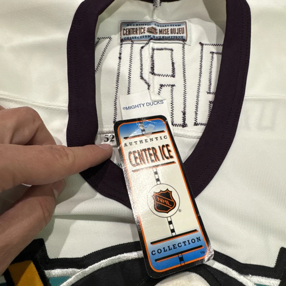 NUEVOS ETIQUETAS Paul Kariya Anaheim Mighty Ducks CCM Center Ice NHL Hockey Jersey Talla 52 Foto 3 de 4