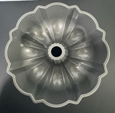 Nordicware 10 Inch Original Bundt Cake Pan Cast Aluminum Silver Made In USA