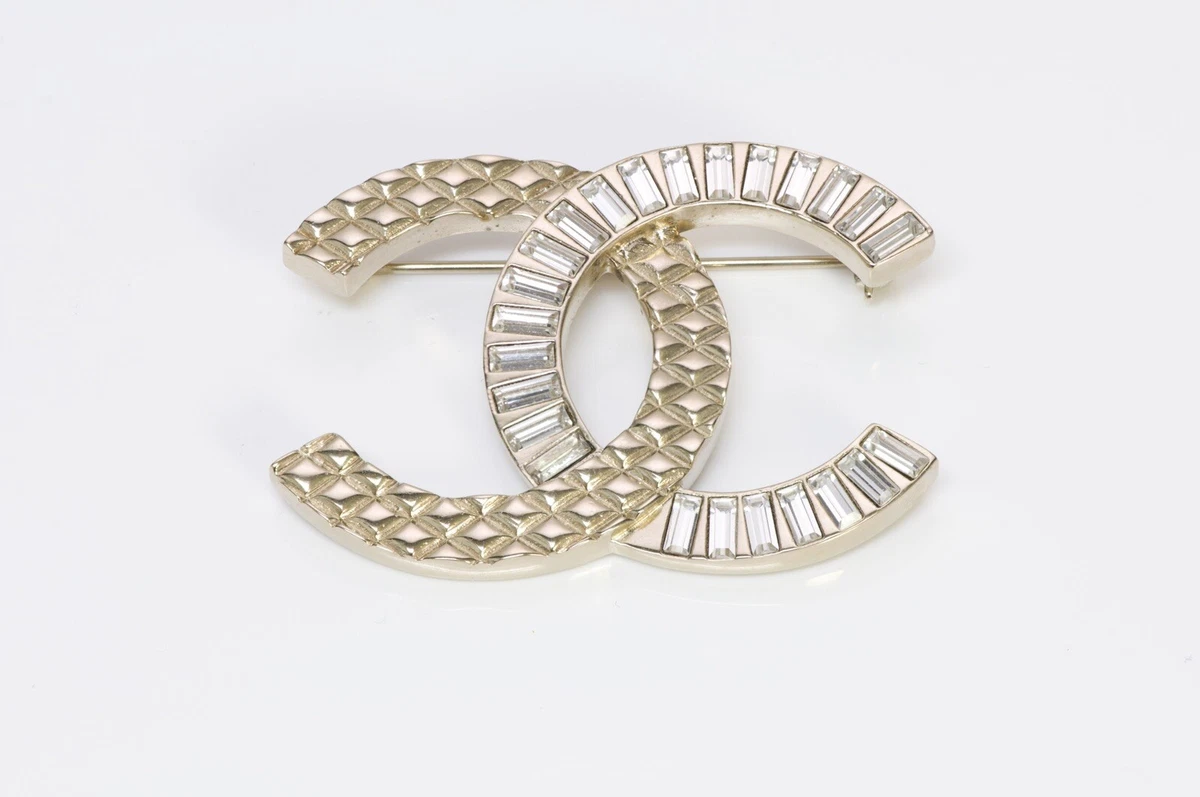 CHANEL CC 2018 Silver Tone Crystal Quilted Brooch