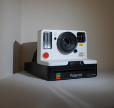 Polaroid 9003 OneStep 2 Instant Film Camera