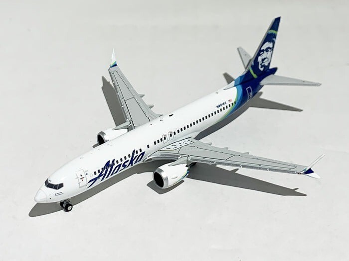 B737 MAX 8 ALASKA AIRLINES REG: N801AK - GEMINI JETS GJASA2273 1