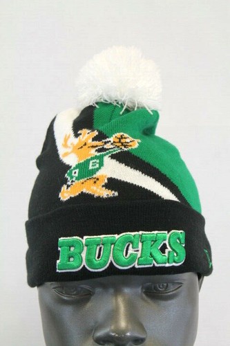 Buy New Era MILWAUKEE BUCKS POM POM 