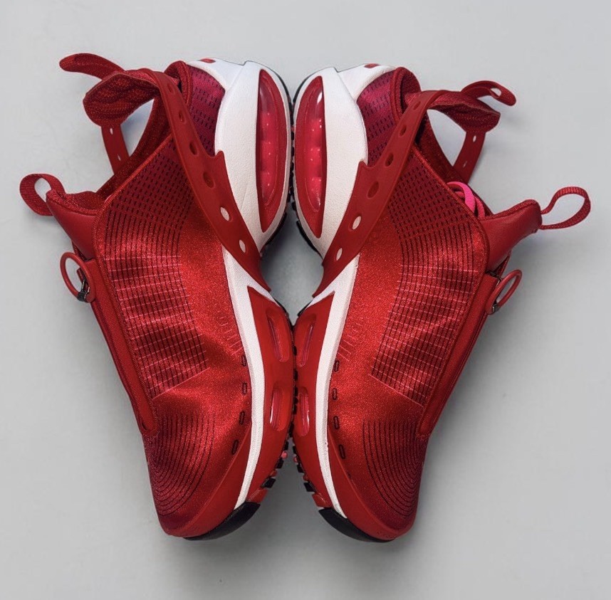 New Nike (Women's Size 8) Air Max Craze Shoes - University Red