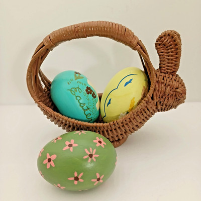 Vintage Small Easter Bunny Brown Wicker Basket 5  With Three 2.25'' Ceramic Eggs