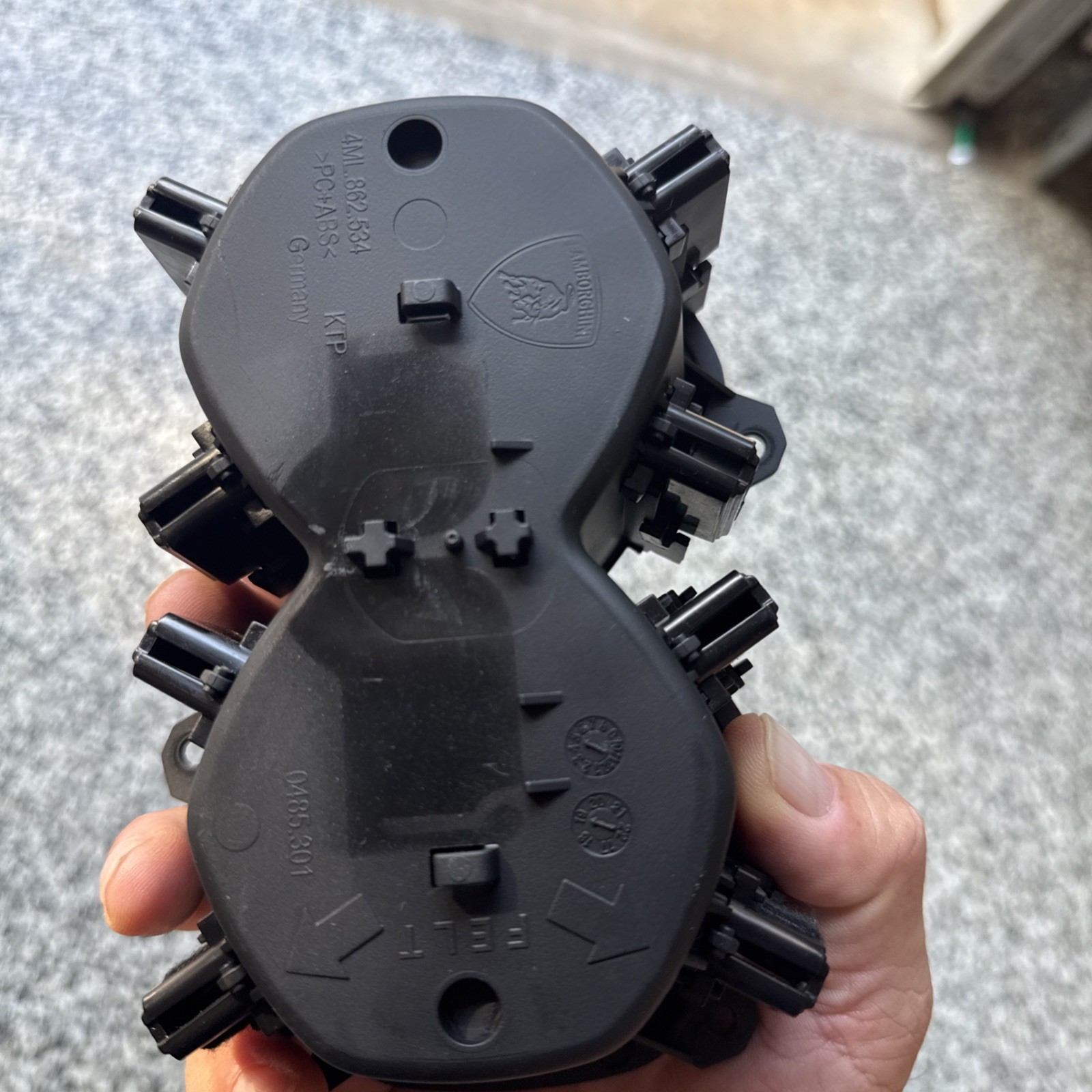 Lamborghini Urus Cupholder 4ml862534