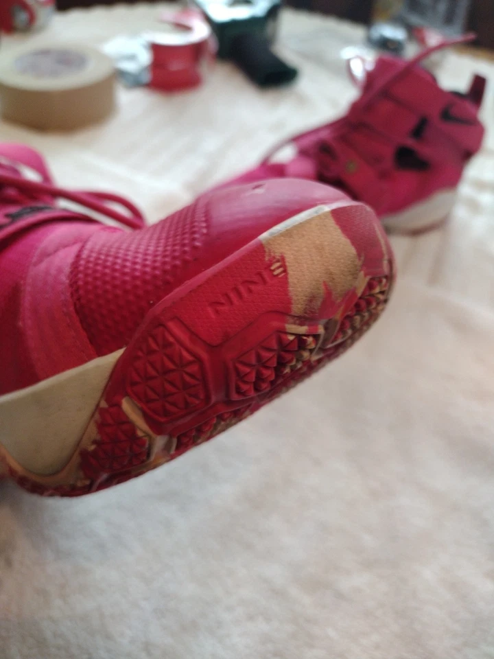 Nike Girls LeBron Soldier 9 776471-601 Pink Basketball Shoes Sneakers Size 6.5Y - Image 4 of 4