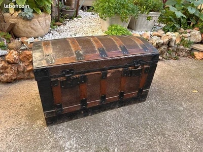 Coffre malle de rangement en bon état correct couvercle bombé, style colonial - Photo 1/4