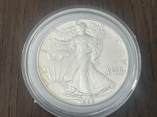 1988 American Silver Eagle 1oz .999 Fine Silver $1 BU – Beautiful Natural Toning