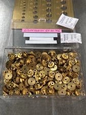 TRADESHIP BRASS SPUR PINION GEAR 64 PITCH 32 TEETH 3/32” BORE SLOT CAR RC CAR