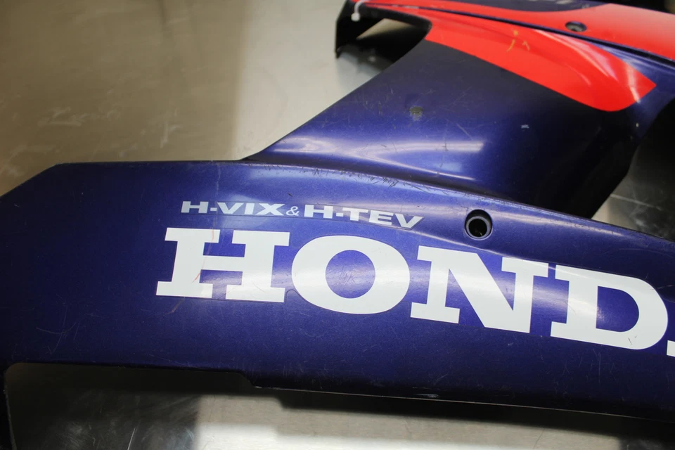 00-01 HONDA CBR929RR ПРАВЫЙ НИЖНИЙ СРЕДНИЙ ВЕРХНИЙ БОКОВОЙ ОБТЕКАТЕЛЬ КАПОТ BB265 - Изображение 4 из 4