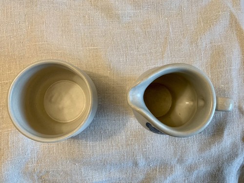 Pfaltzgraff Yorktowne Creamer and Sugar bowl set - no lid, Vintage Collectible - Picture 2 of 4