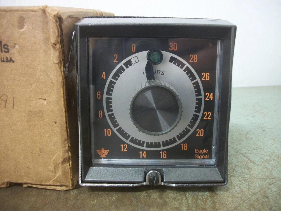 Temporizador de reinicio analógico serie EAGLE SEÑAL HP510A6 5 SEGUNDOS-60 HORAS 120/240 VOLTIOS NUEVO EN CAJA Foto 2 de 4
