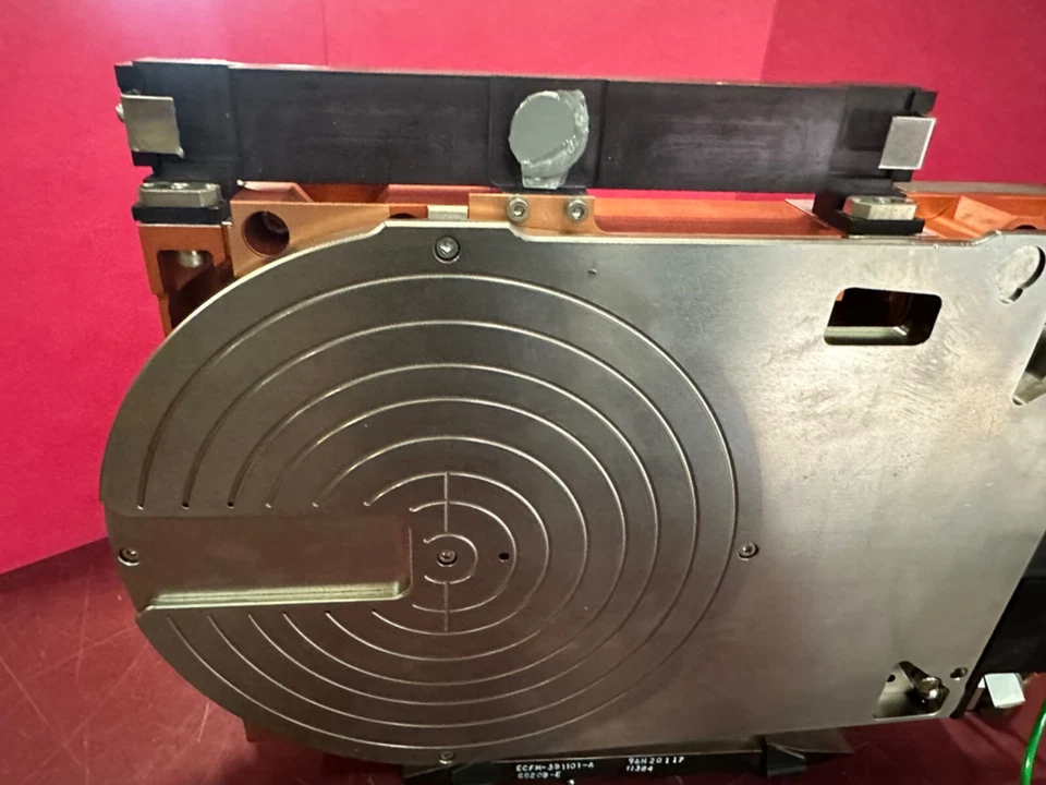 Pieza láser ESI 200mm etapa de oblea 66209-E ECFM-391101-A 9250 COMO ESTÁ SIN PROBAR Foto 3 de 4