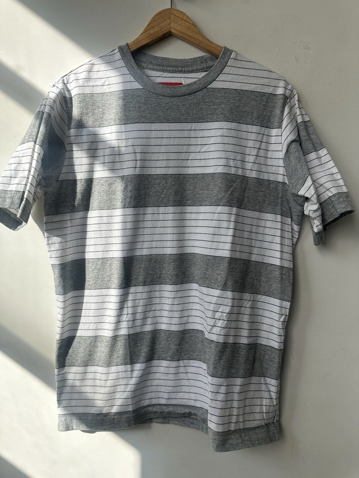 Tee shirt Supreme Cut & Sew blanc gris rayé taille L occasion