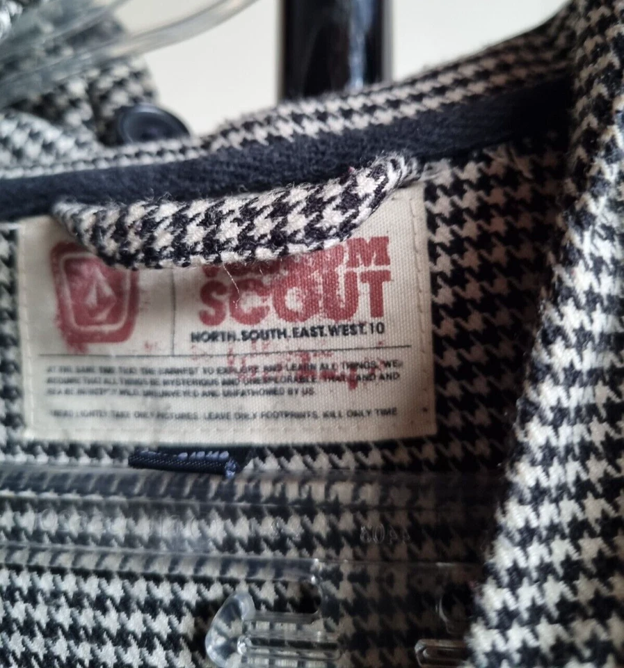 VOLCOM SCOUT AUSTRALIA BLACK/WHITE CHECK HOODED JACKET FRONT ZIP SIZE 10 - Image 2 of 4