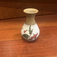 O'Neill Ireland  4" Bud Vase Flower Design New Greenhills Hotel Limerick