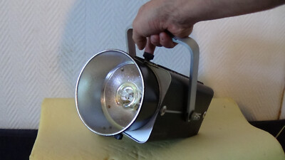 Multiblitz Mini Studio 202 - Reflektor und Kaltkabelstecker. Alles funktioniert.