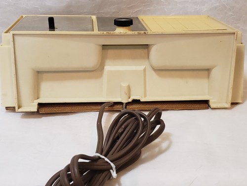 Westinghouse Solid State Electric Clock Radio RLA3160A was Bisque White - Picture 15 of 15