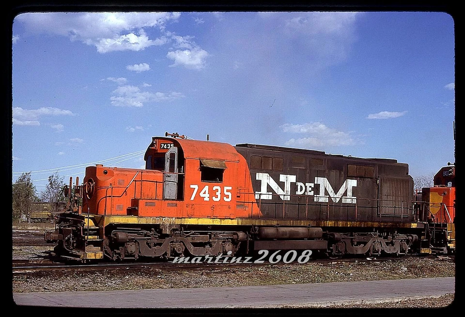(YM) ORIG TRAIN SLIDE N de M 7435 ROSTER - Image 1 of 1