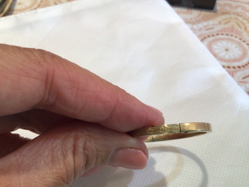 Vintage 120 Gold Shell Child’s Engraved Bangle, Good Condition - Picture 5 of 13