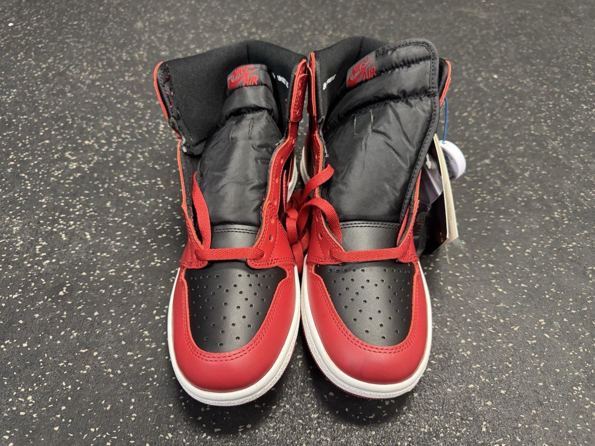 Nike Size 8.5 Air Jordan 1 Varsity Red 85 Bred 1985 - BQ4422 Nike Size 8.5 Air Jordan 1 Varsity Red 85 Bred 1985 - BQ4422